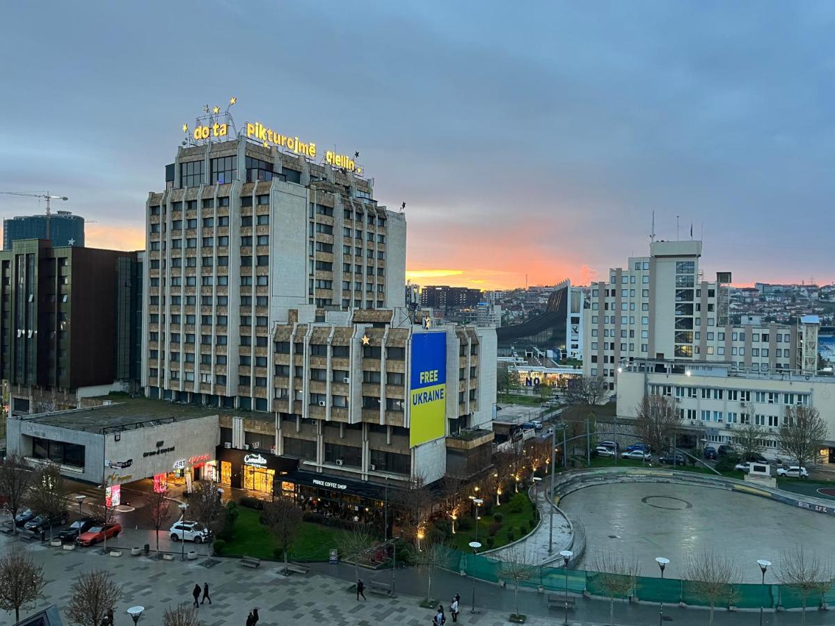 Yellowhouse พริสตีนา ภายนอก รูปภาพ